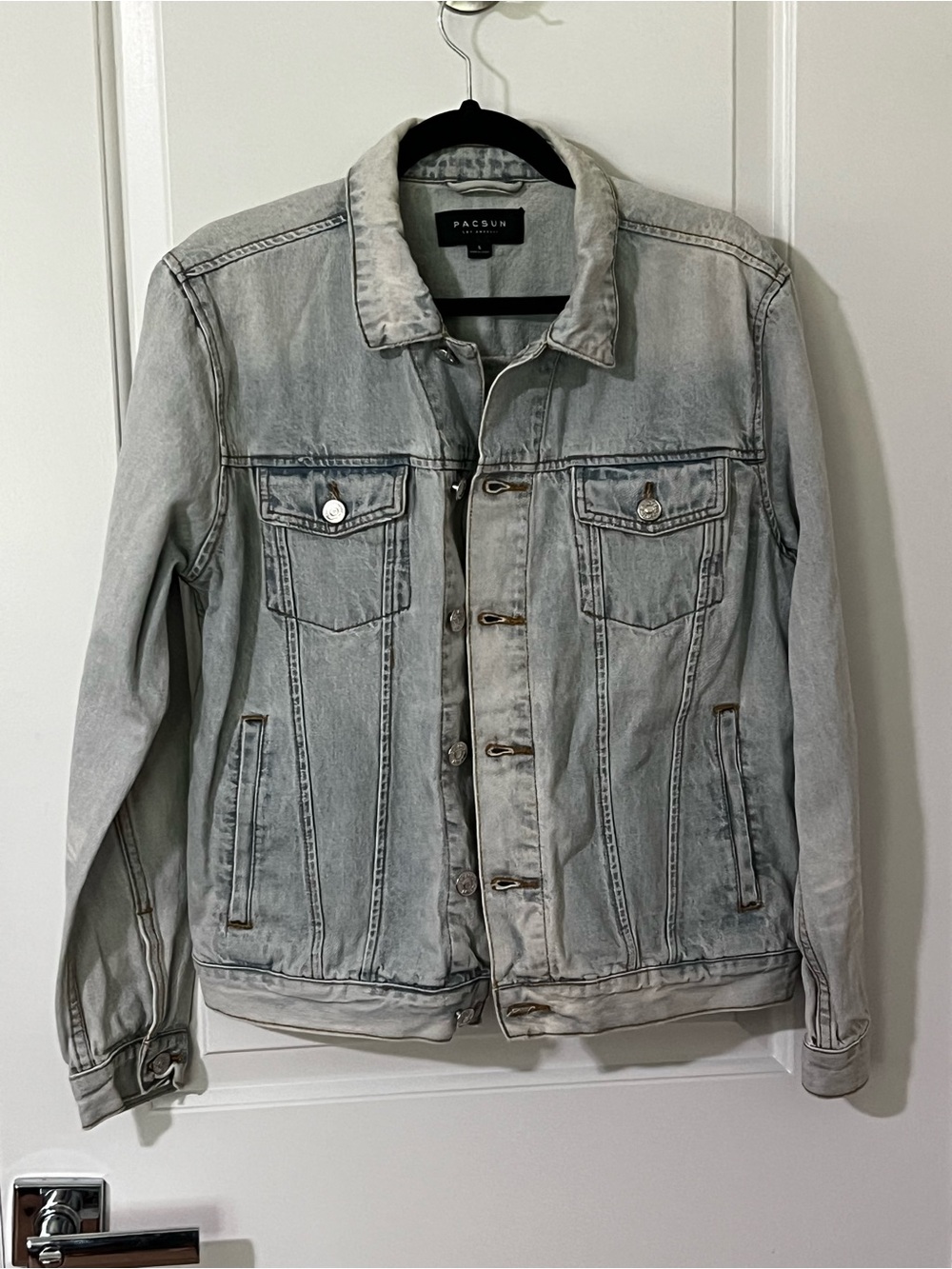 PacSun Light Gray Washed Denim Jacket - Women’s Small